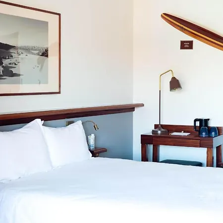 Hotel De La 4*