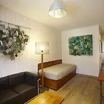 De La Hotel