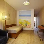 De La 4*